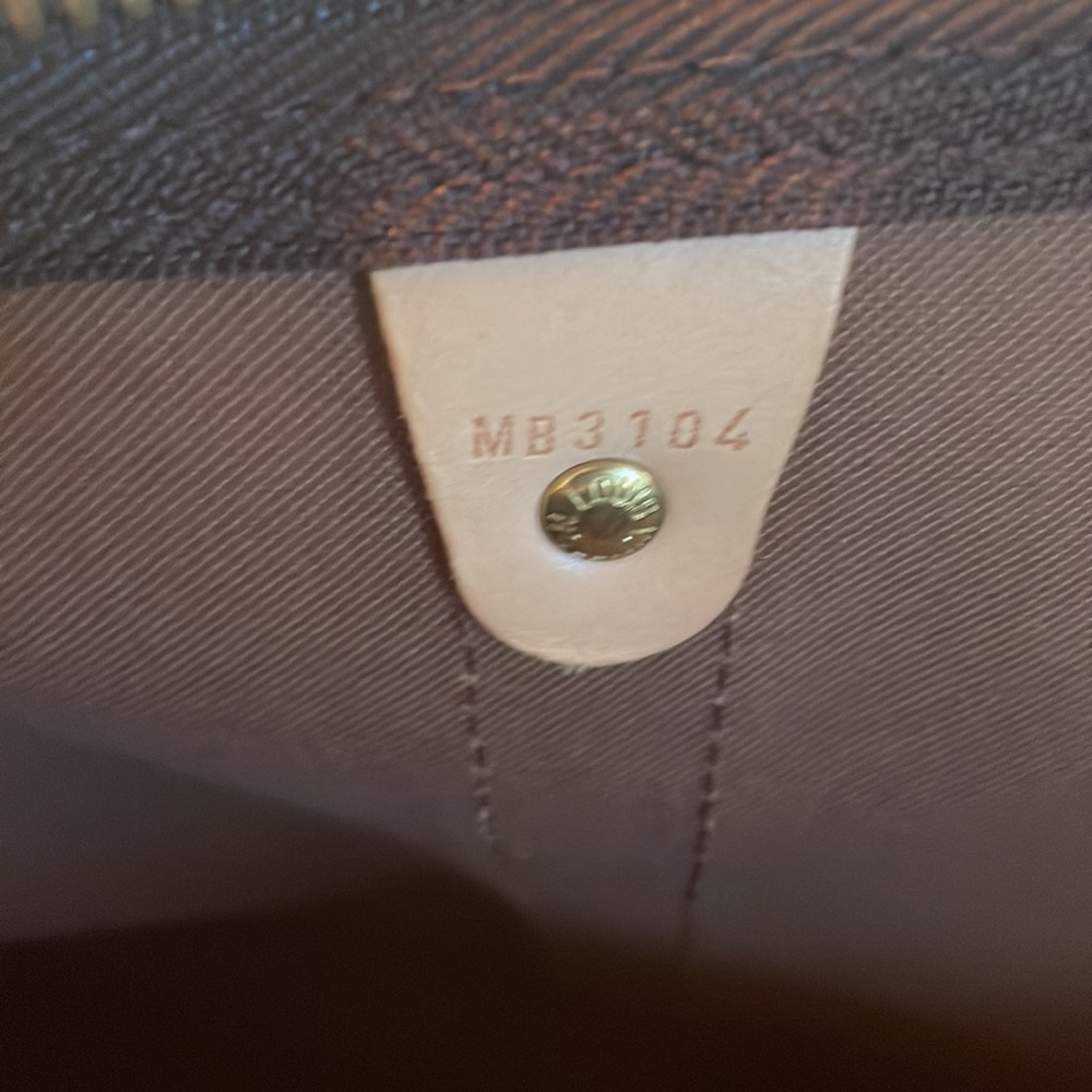 Louis Vuitton Keepall 50 monogram handheld only, no strap version - Picture 17 of 17